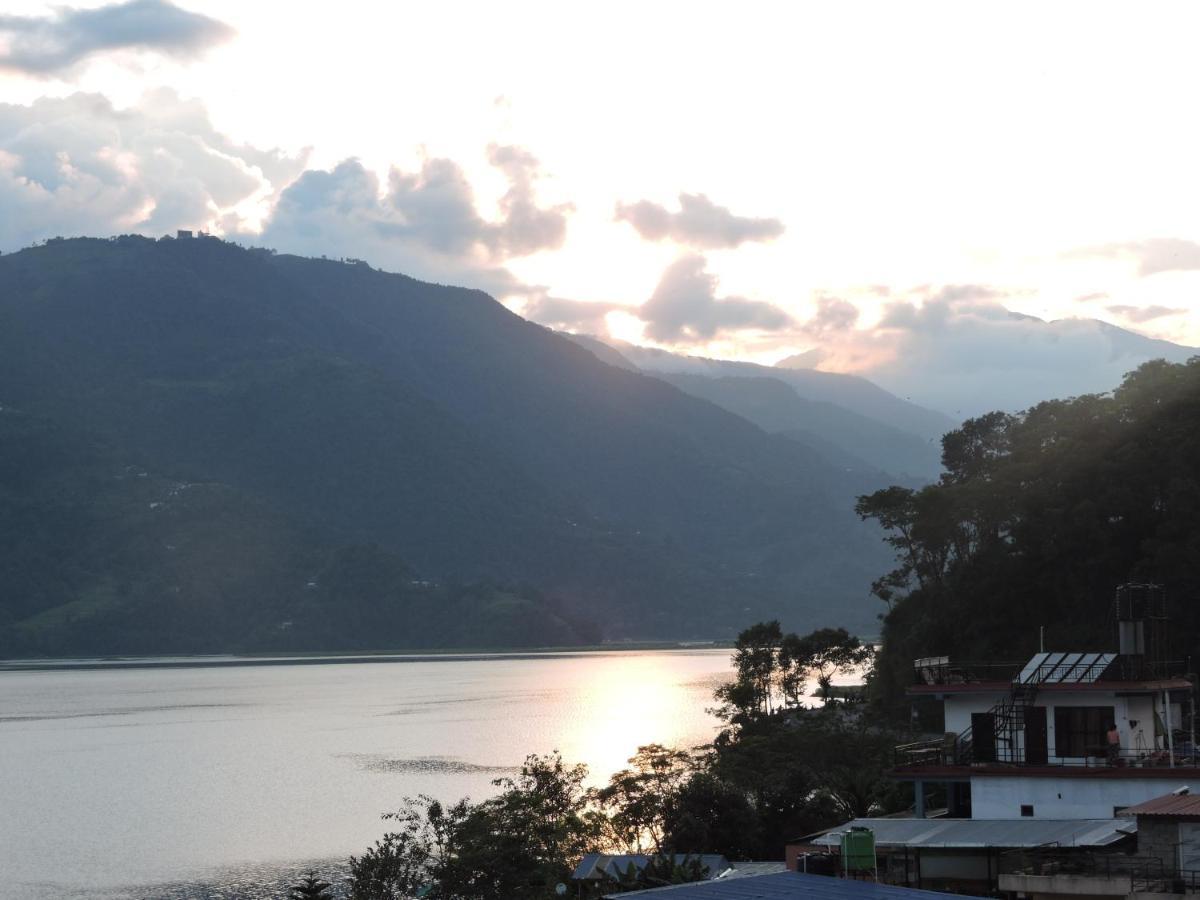 The Eagle Zone Hotel Pokhara Bagian luar foto