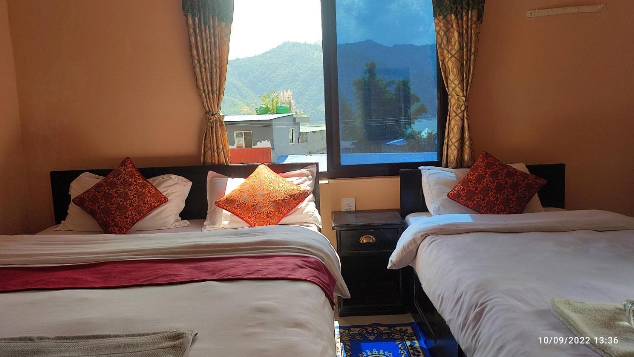 The Eagle Zone Hotel Pokhara Bagian luar foto